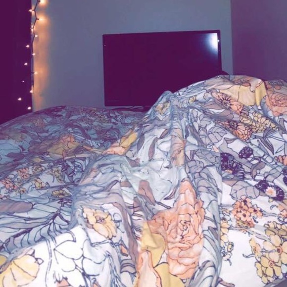 Urban Outfitters Other - Urban outfitters twin duvet cover Urban Outfitters Other - Urban outfitters twin duvet cover